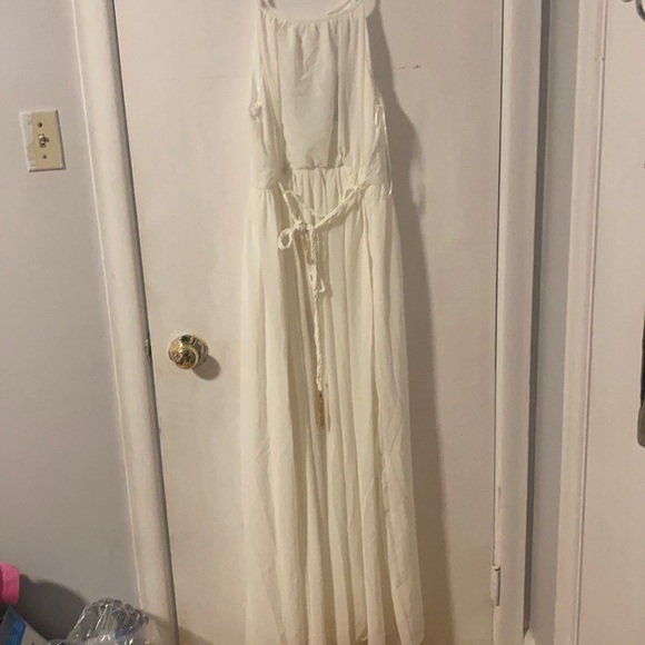 White maxi dress with tassel belt - Picture 1 of 2